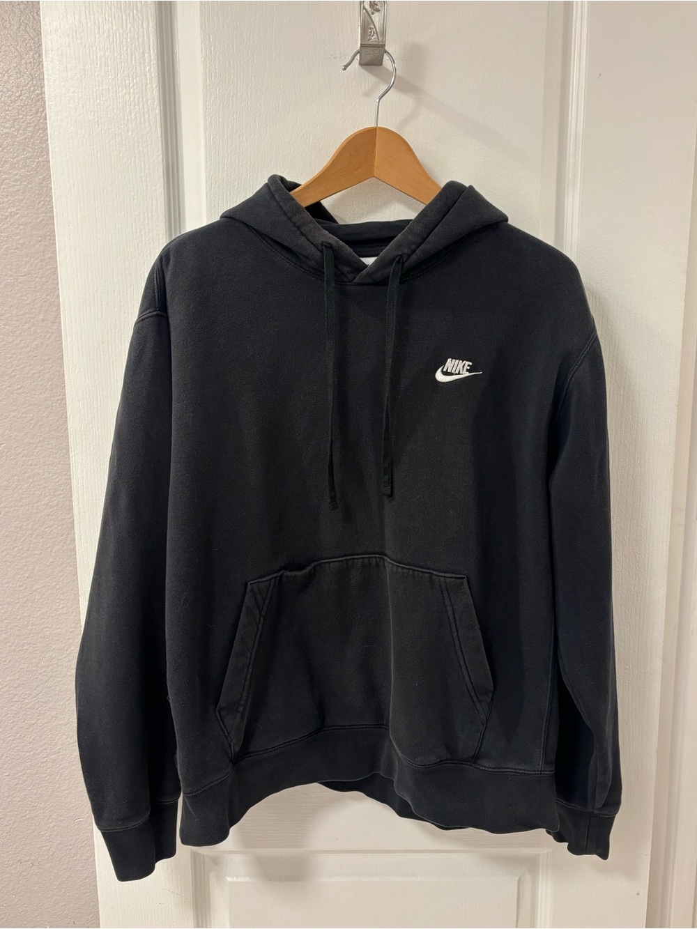 Nike Club Embroidered Swoosh Crewneck Kangaroo Pocket Pullover Fleece Hoodie L
